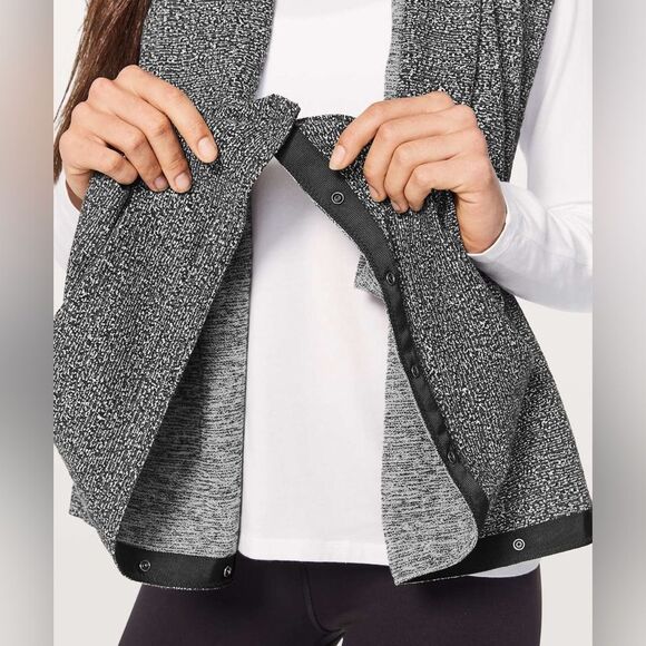 Lululemon Vinyasa Infinity Scarf Rulu Reconnect Jacquard Luon OS Grey Black - Picture 3 of 8
